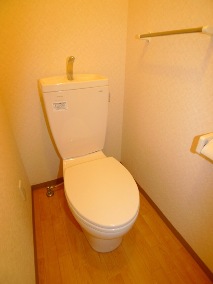 トイレ エル　パライソ