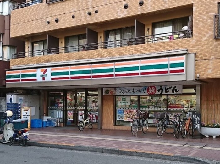 セブンイレブン三鷹駅南通り店(コンビニ)まで400m ﾗｲｵﾝｽﾞｶﾞｰﾃﾞﾝ三鷹第二(101)