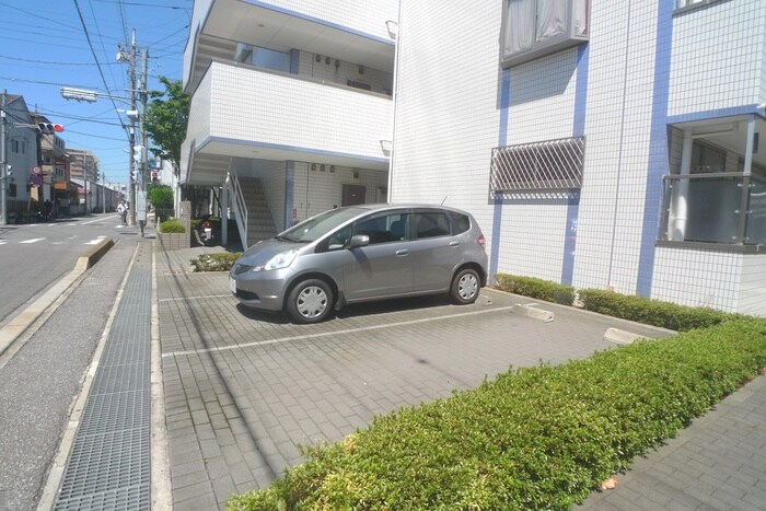 駐車場 フローレス八番館