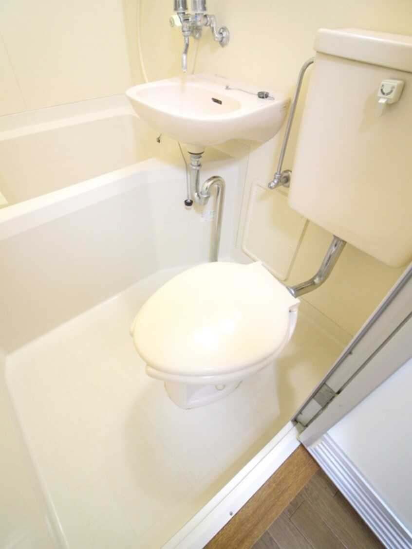 トイレ メゾン弦巻