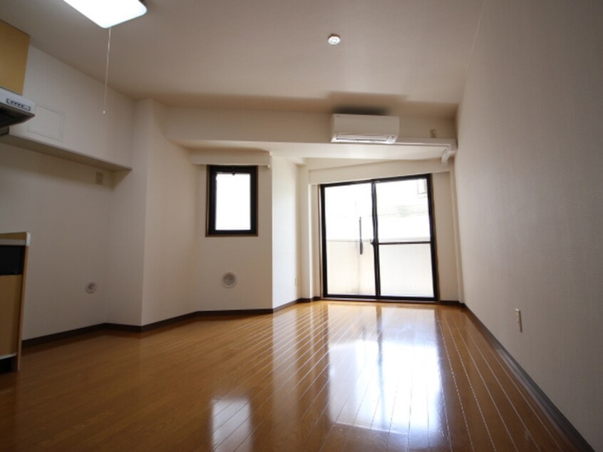 居室 コモ－ド寺山