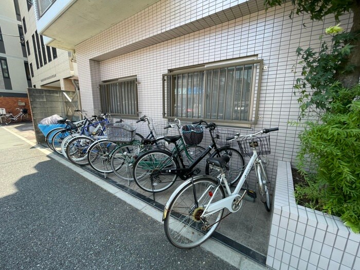 駐輪場 グランデュ－ル六義園