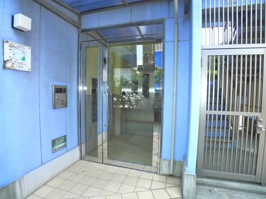 エントランス部分 リトルズ篠崎