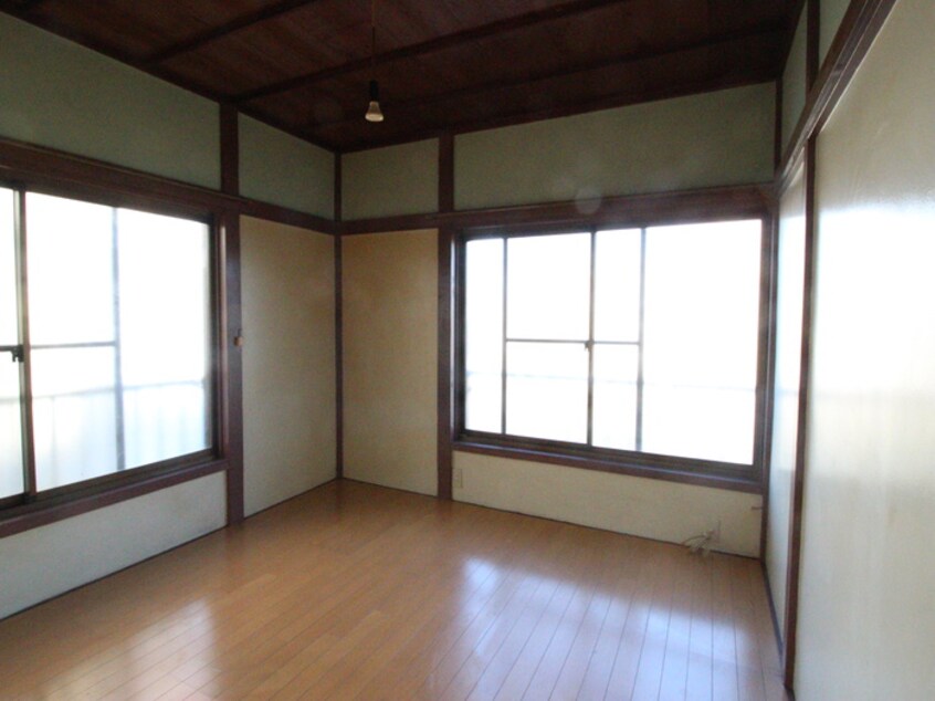 居室 まどか荘