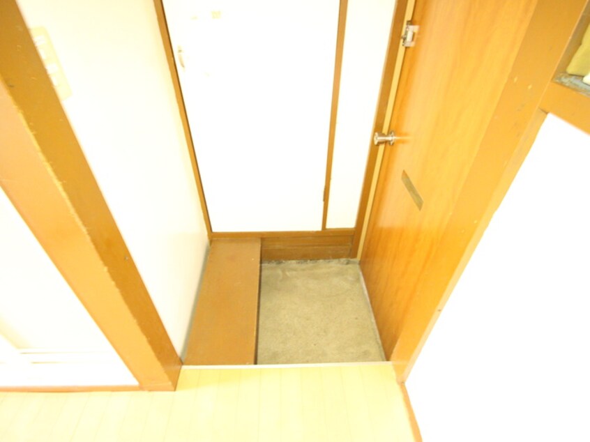玄関 まどか荘