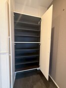 靴箱 レジメント岸川