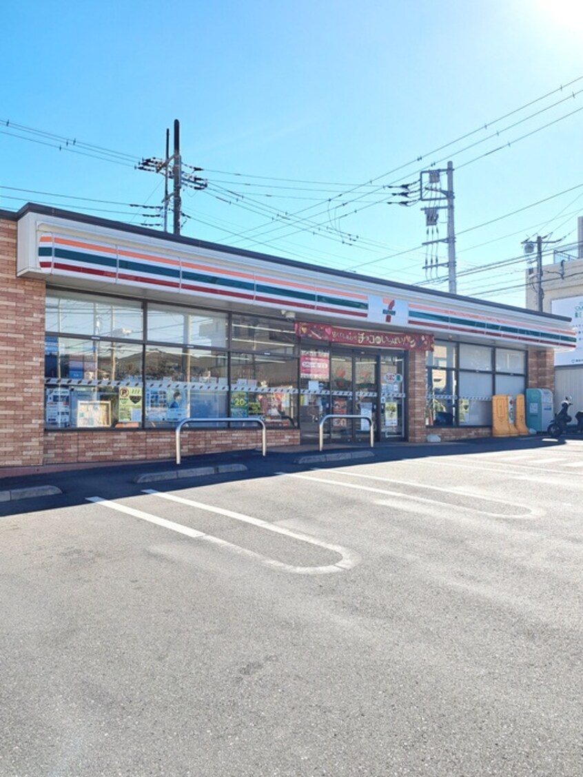 セブンイレブン横浜上永谷駅前店(コンビニ)まで230m リビオン