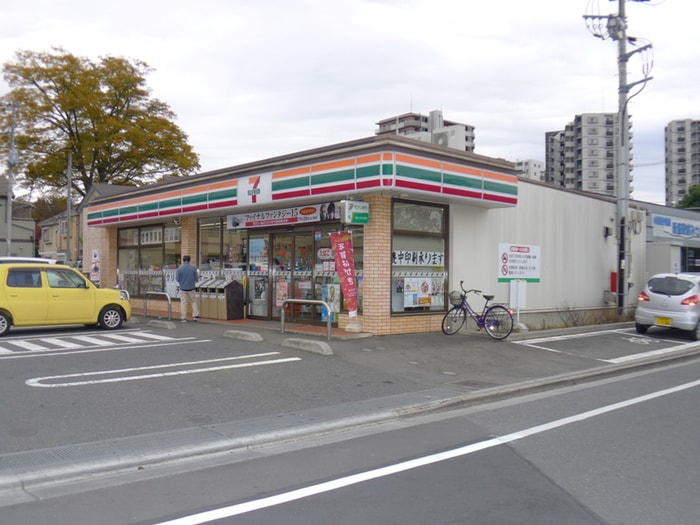 セブンイレブン(コンビニ)まで450m グラース・カルムE