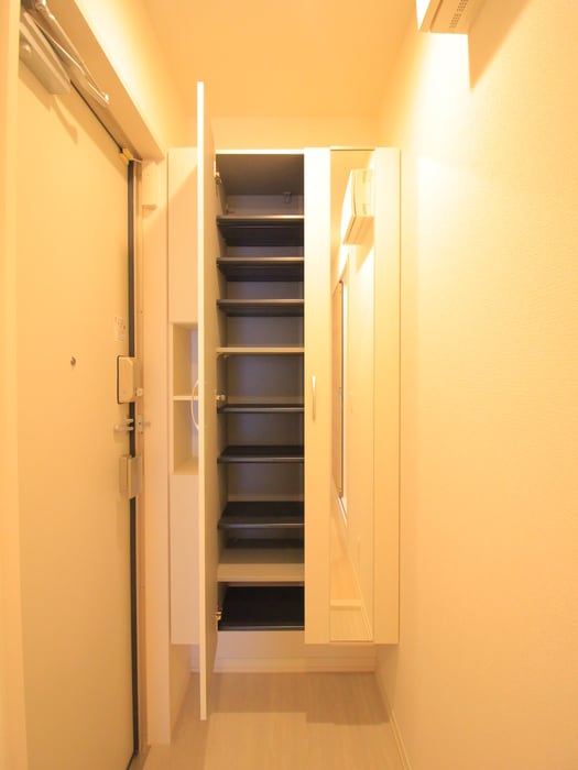 玄関 セレスティア西台B