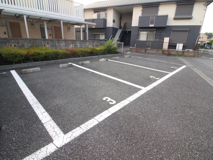 駐車場 サンモ－ル