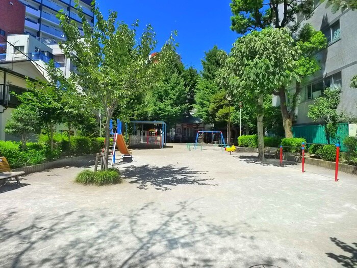 物件(公園)まで270m リテラス上野入谷