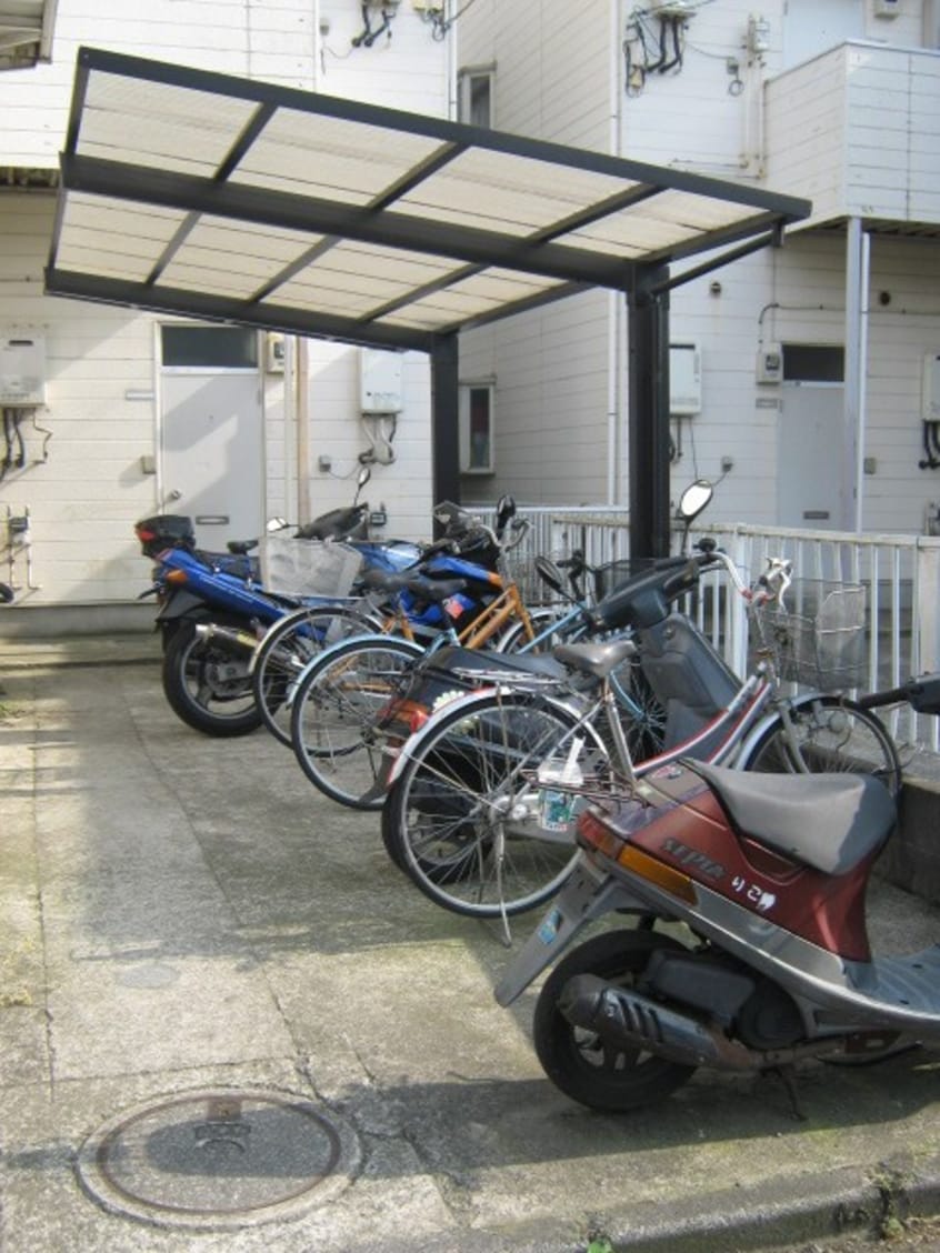 駐輪場 セントジョ－ジハウス