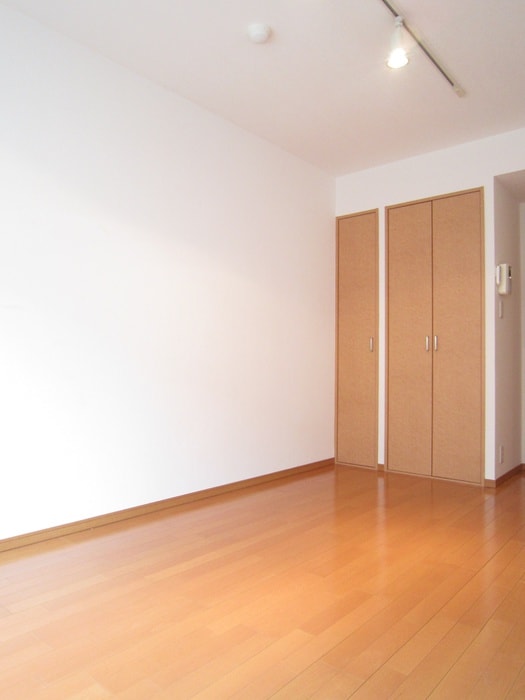 居室 GARDEN COURT KAMIKITAZAWA