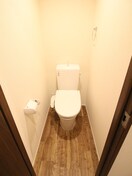 トイレ メイ　シェノン