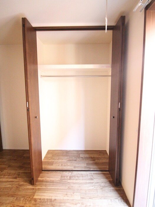 収納 メイ　シェノン