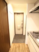 玄関 メイ　シェノン