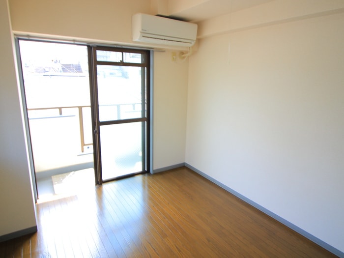 居室 ヴィレッヂカワイ