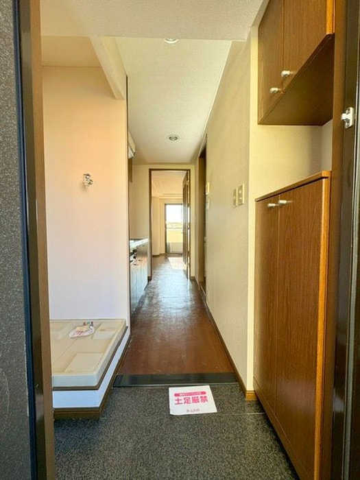 玄関 アイリスハイム