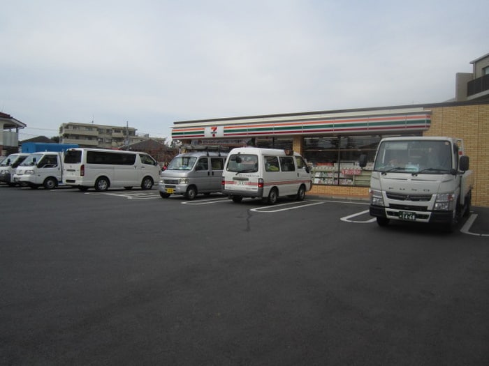 セブンイレブン(コンビニ)まで325m プティメゾンＫ＆Ｋ