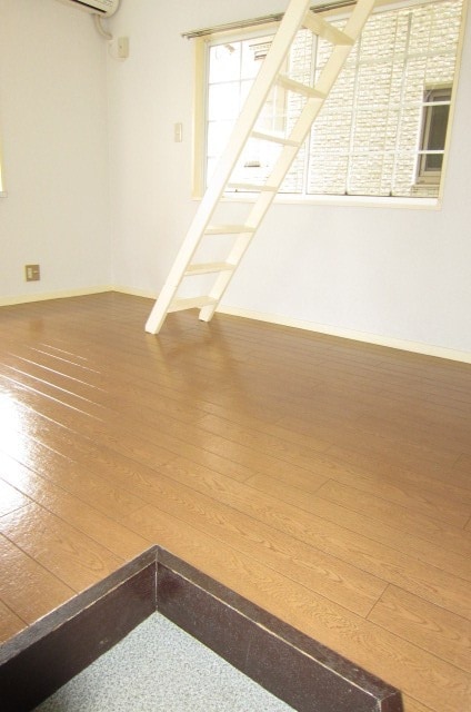 居室 カ－メルヴィラＲ１６