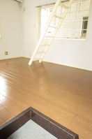 居室 カ－メルヴィラＲ１６