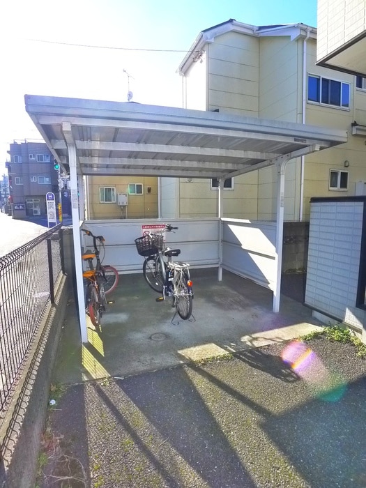 駐輪場 サングレージュ