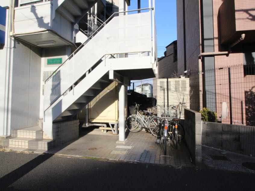 エントランス部分 プラーズ下平間