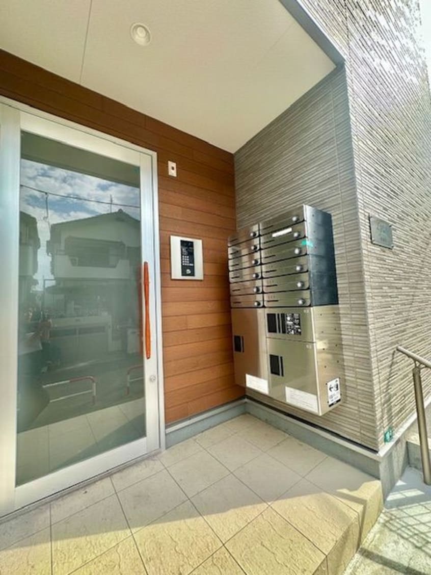 エントランス部分 リーブルファイン西浦和　1号棟