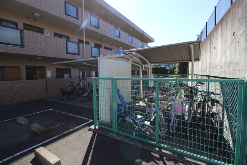 駐輪場 サニーコート参番館