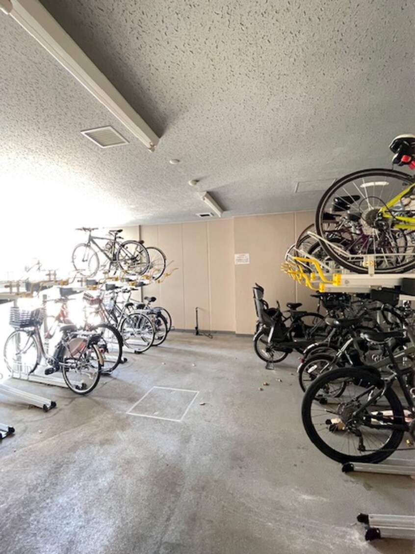 駐輪場 ブランシエスタ白山