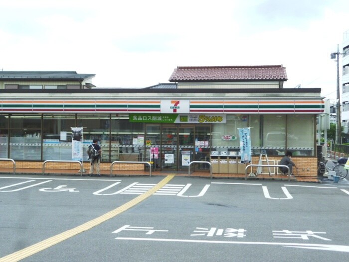 セブンイレブン飯能駅北口店(コンビニ)まで284m アサミハイツ