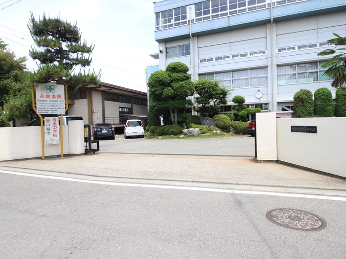 川越市立寺尾中学校(中学校/中等教育学校)まで450m 川越市寺尾戸建て賃貸住宅