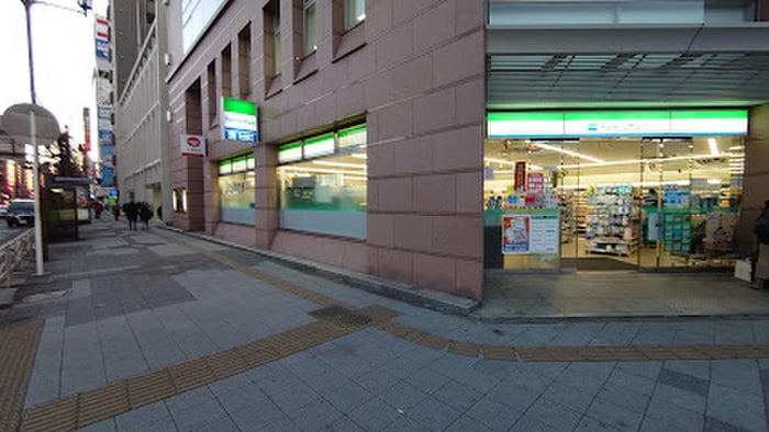 ファミリーマート 和田屋関内駅北店(コンビニ)まで600m ラフィシア関内