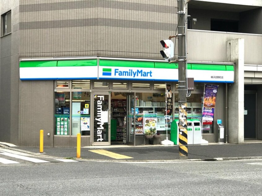 ファミリーマート横浜吉野町店(コンビニ)まで391m ベイルーム吉野町