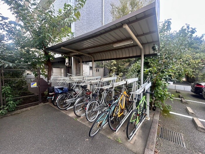 駐輪場 ベルデュ－ル調布国領