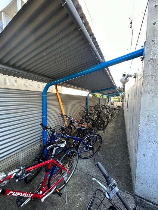 駐輪場 イーハトーブ