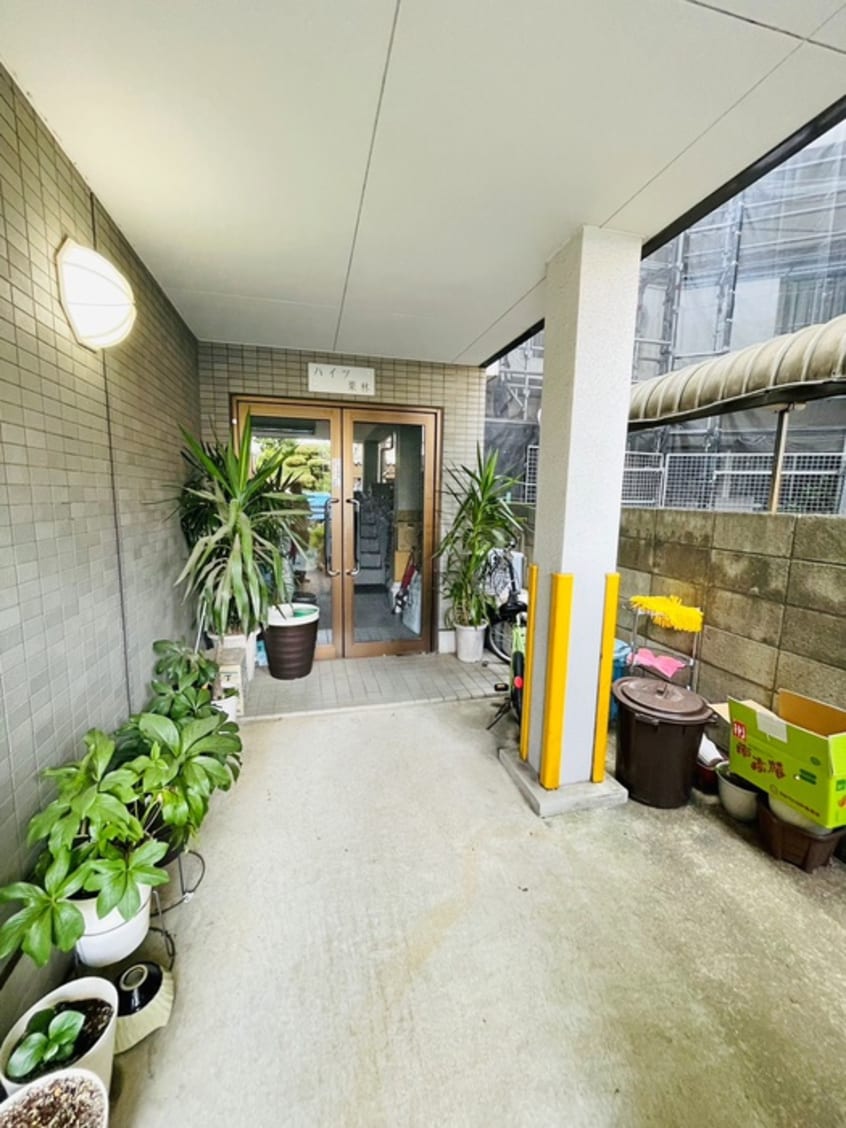 エントランス部分 ハイツ栗林