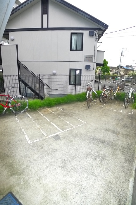 駐輪場 ロイヤル・クレスト