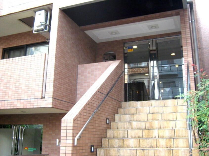 エントランス部分 ファ－ストコ－ト赤羽