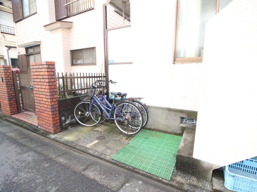 駐輪場 アルファメゾン