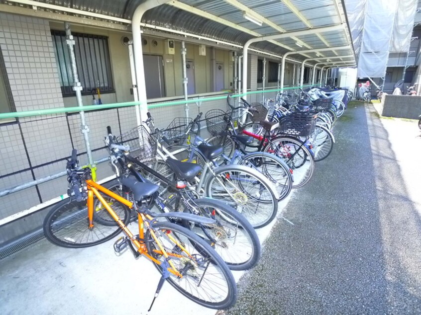 駐輪場 イ－ストリッチ