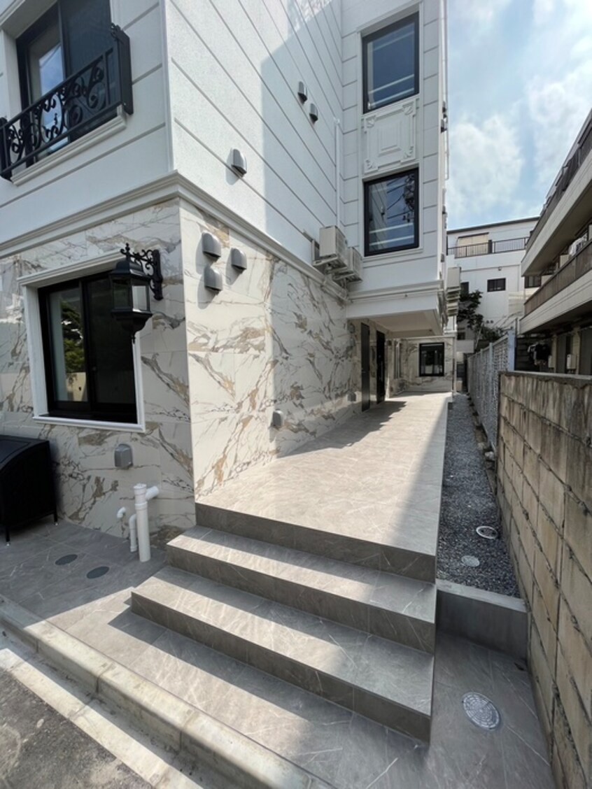 エントランス部分 Ｈｅｒｍｅ神楽坂