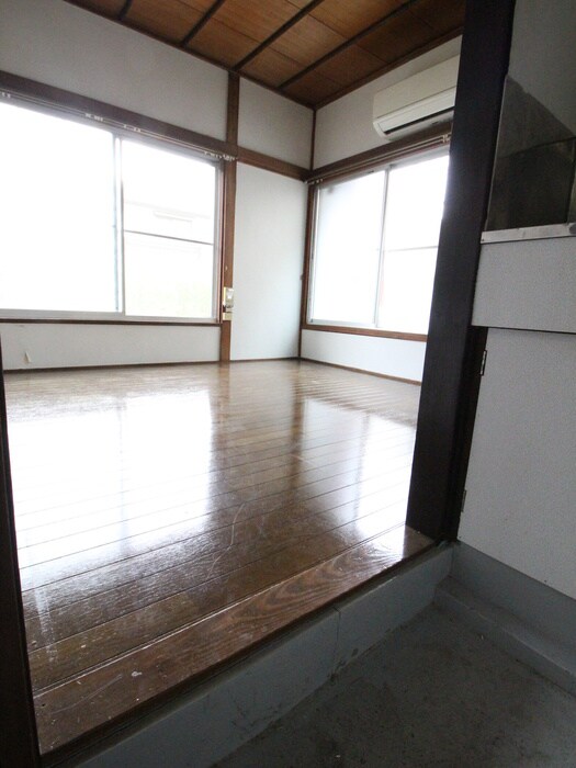 玄関 ドゥエルさかえ