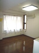 居室 ビバリ－ヒルズＡ