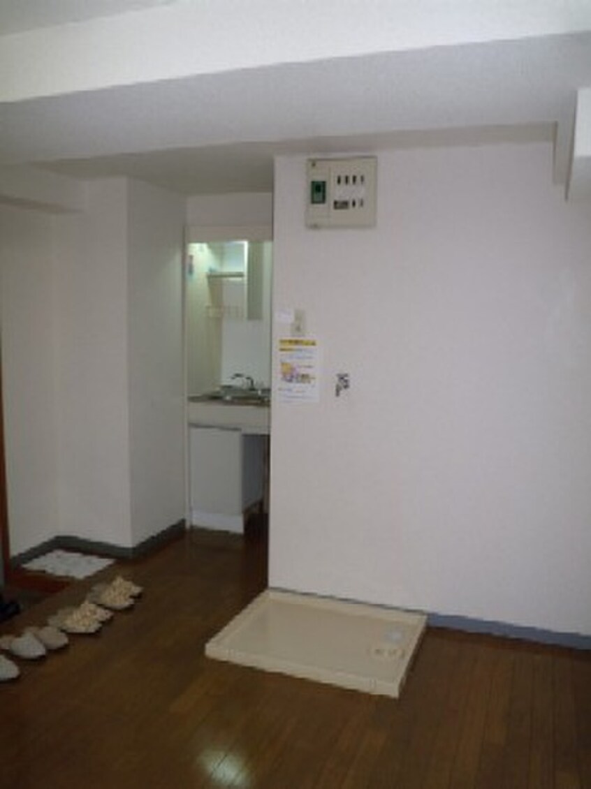 洗濯機置場 ビバリ－ヒルズＡ