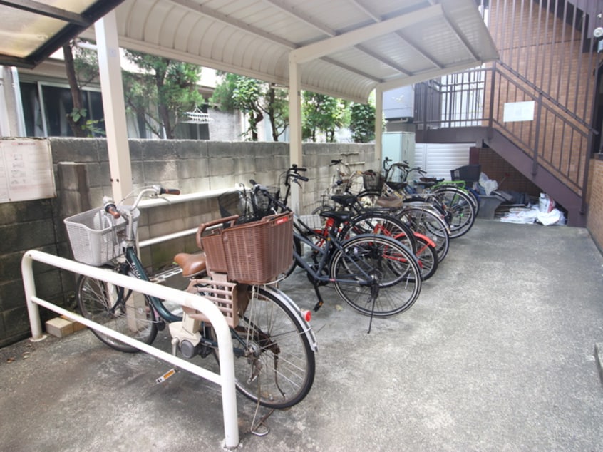 駐輪場 ドミ－ル板橋本町