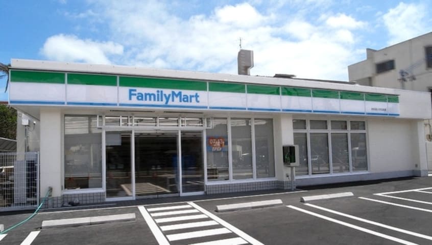 ファミリーマート 横浜蒔田店(コンビニ)まで236m Ｒｅｓｅｄａ