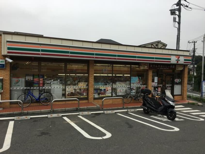 セブンイレブン 横浜岡村4丁目店(コンビニ)まで563m Ｒｅｓｅｄａ