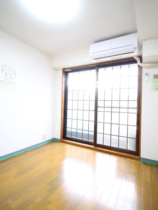 居室 ビバリ－ヒルズＣ