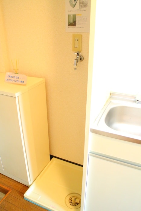 洗濯機置場 ビバリ－ヒルズＣ